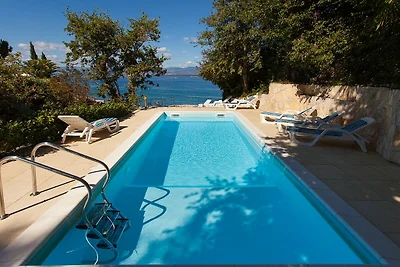 Villa M