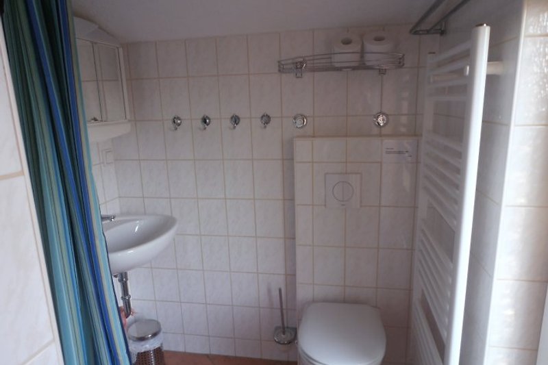 Upper floor shower bath