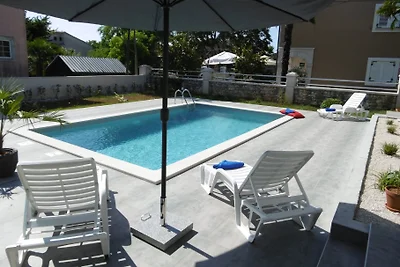Villa Luka Apartment Red mit Pool