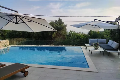 Villa Mia mit Pool bis 9 Personen