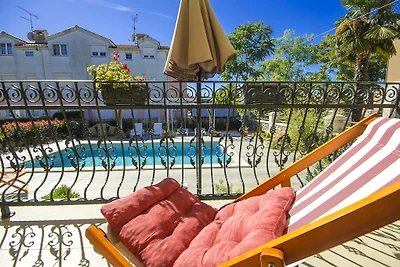 Villa Luka Apartment Red mit Pool