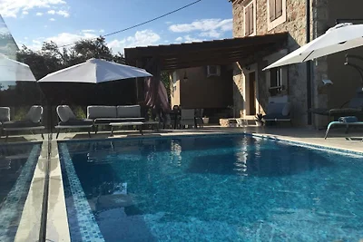 Villa Mia mit Pool bis 9 Personen
