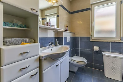 0001/ Julian, Haus Stephan