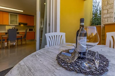 0001/ Julian, Haus Stephan