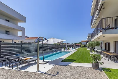 0712/ Caci-A1 mit Pool