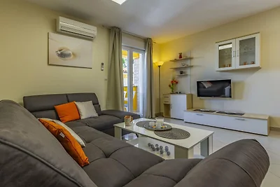 0001/ Julian, Haus Stephan