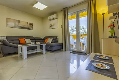 0001/ Julian, Haus Stephan