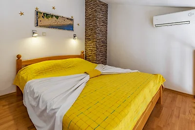 0779/ Dani-1 mit Galerie