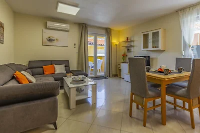 0001/ Julian, Haus Stephan