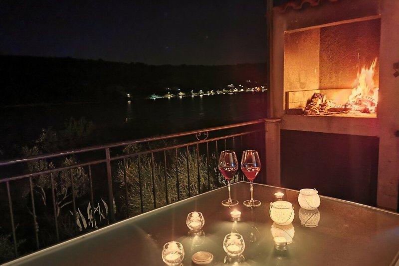 Romantische Nacht auf der Terrasse der Villa Marela
