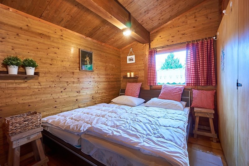 Schlafzimmer mit Doppelbett (2 x 90 x 190))