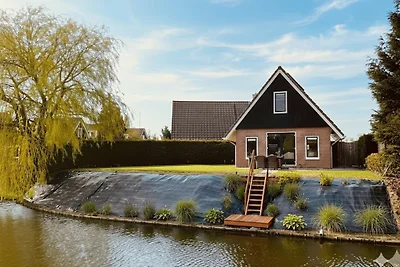 Ferienhaus De West-Fries: Am Wasser