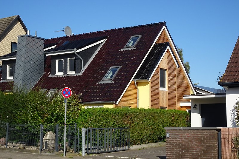 Unsere Ferienwohnung mit Holzvertäfelung ...