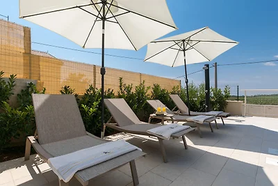 Villa Mikela mit Pool