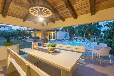 Villa Natura mit Pool