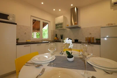 Ferienhaus mit Pool Melisa 56
