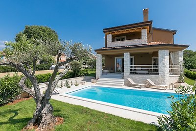 Villa Mikela mit Pool