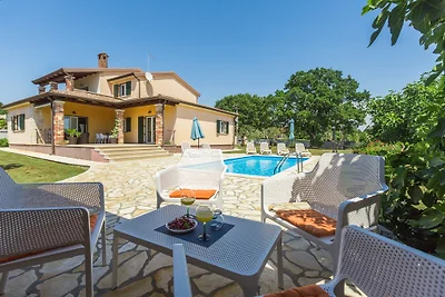 Villa Natura mit Pool