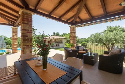 Villa Natura mit Pool