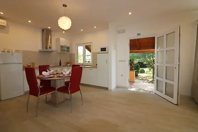 Ferienhaus mit Pool Melisa 56