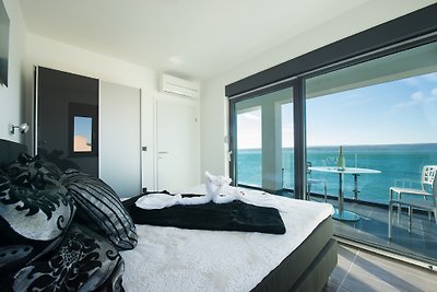 Beach Resort Luxury Apartment
