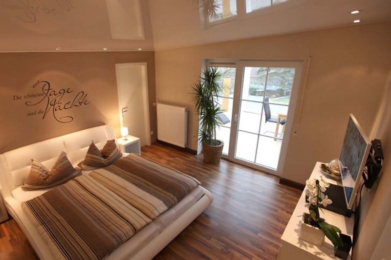 Schlafzimmer 1