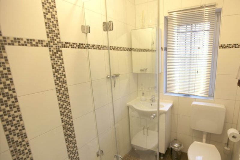 Badezimmer 1