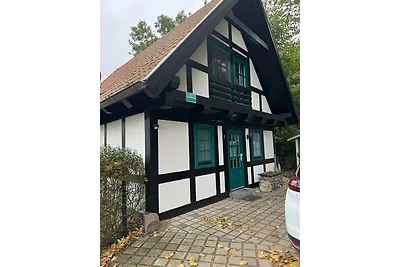 Kleine Fachwerk-Kate am Salzhaff