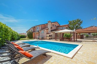Villa Duda mit Pool