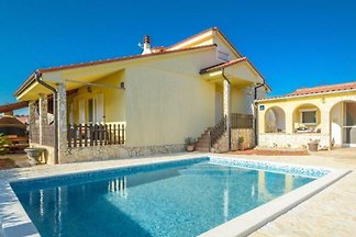 Ferienhaus Davor mit Pool