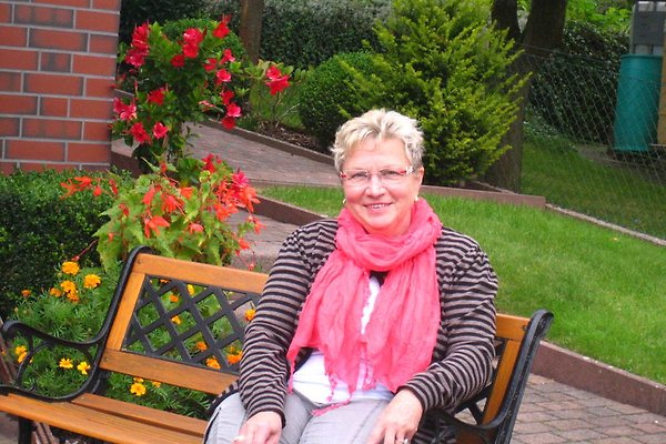 Frau M. Herdlitschke Frau M. Herdlitschke