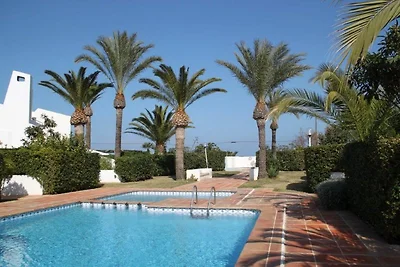 Ferienhaus mit Pool, primera Linea