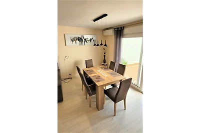 Ferienhaus mit Pool, primera Linea