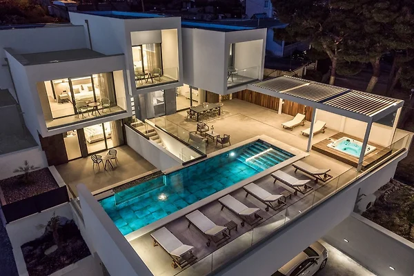NEW! Villa Bava 10m from the beach