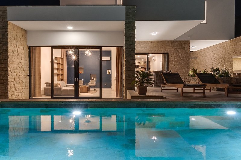 Villa Praska with private 28,5 sqm pool, 3 en-suite bedrooms, Sauna, 1km to Beach