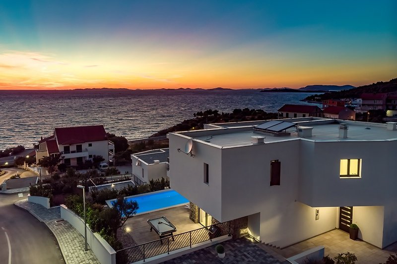 This newly-built villa Dolac sits in a quiet area of Primošten just a few steps to the most beautiful beaches of Dolac area.
