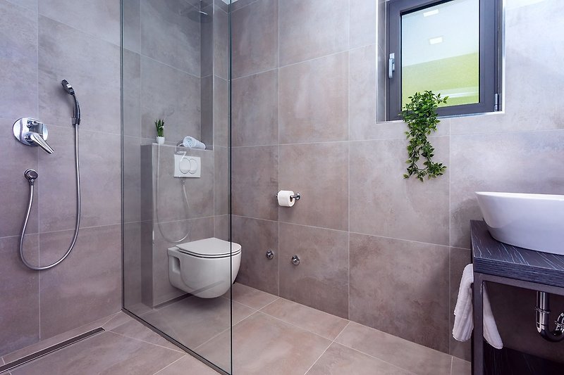 A family Bathroom with shower (for bedroom No3)