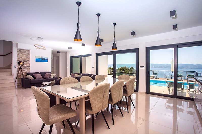 beautiful sea view from living & dining area