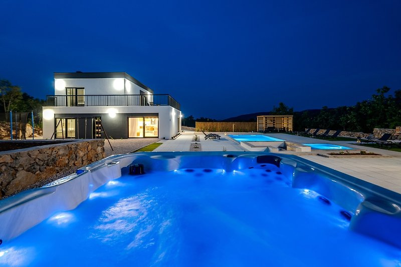NEW Villa Begovina with a private heated  pool, Hot-Tub, 4 bedrooms