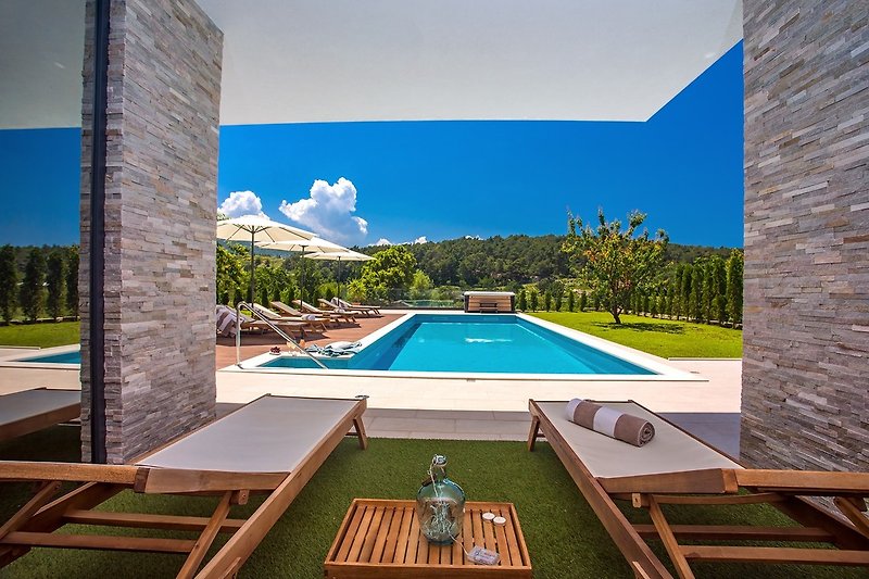 Villa Agava perched on a 1.000 square meters of a private estate