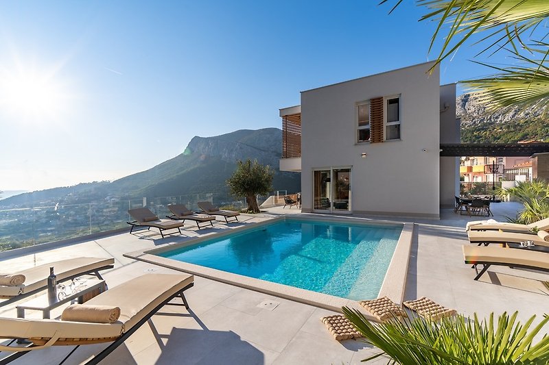 Luxusvilla 7th Heaven mit beheiztem Pool, Whirlpool, Fitnessraum, Panoramablick auf die Stadt Split