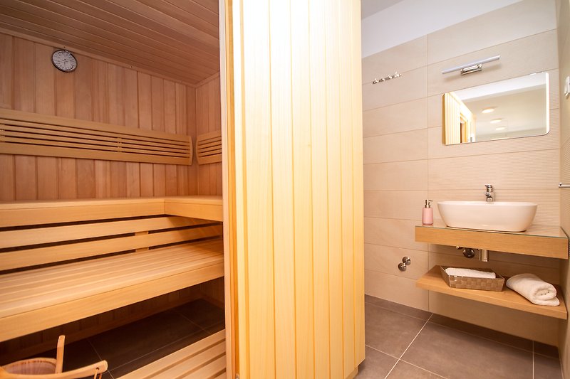 Sauna place with free standing shower - on the ground floor