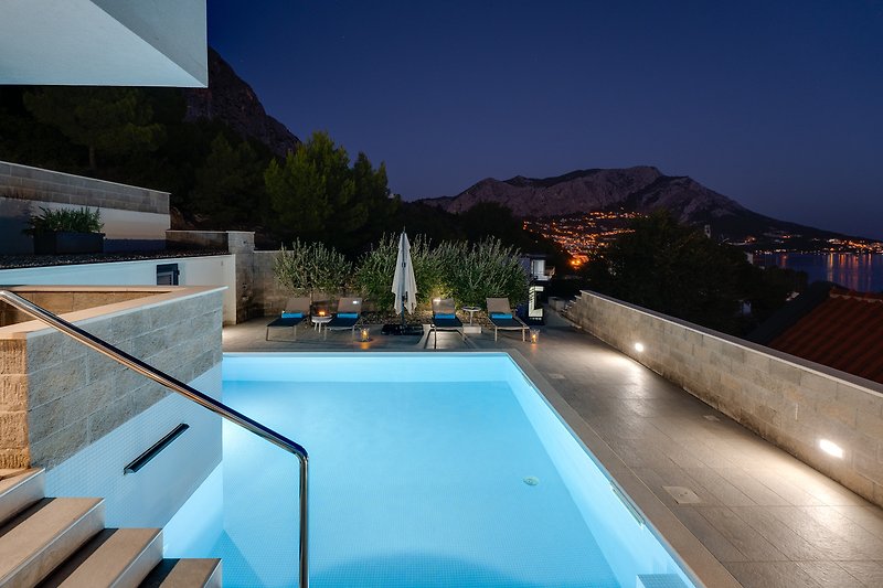 The villa is located only 300 m from the beach and town Omiš