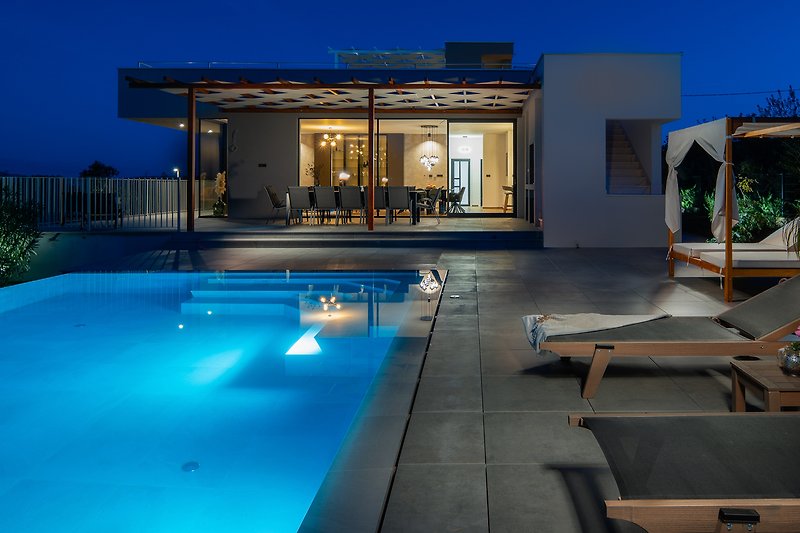 Lovely light settings for cozy and quiet evenings at the pool area