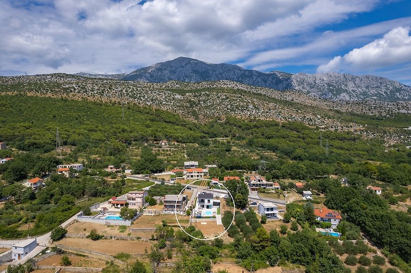 Villa Nacle in the mountain area of Omis