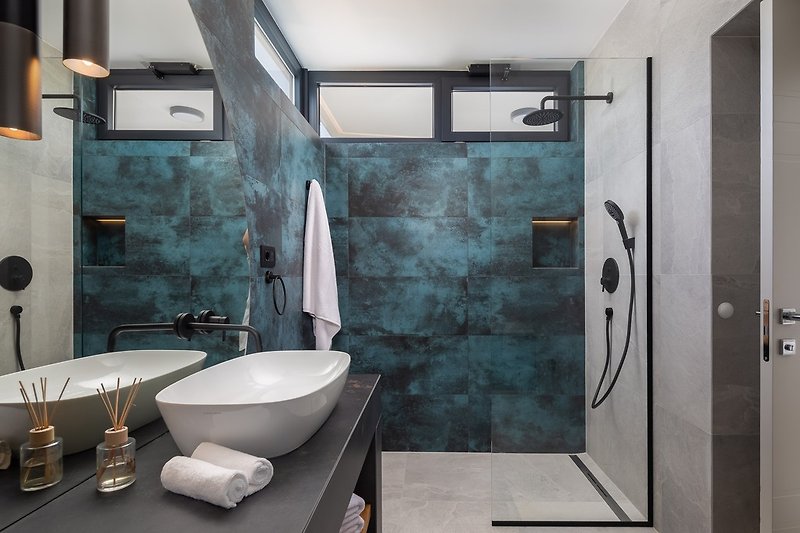 En-suite Badezimmer (3,7 m²) mit Dusche