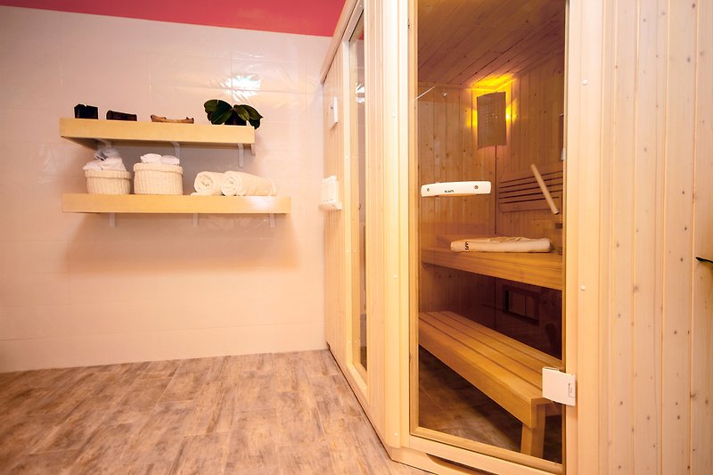 Sauna mit Dusche und WC im Erdgeschoss
