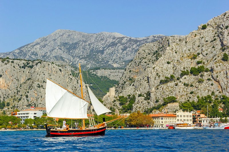 Eines von vielen Angeboten in dieser Gegend ist eine Bootsfahrt zur Insel Brač