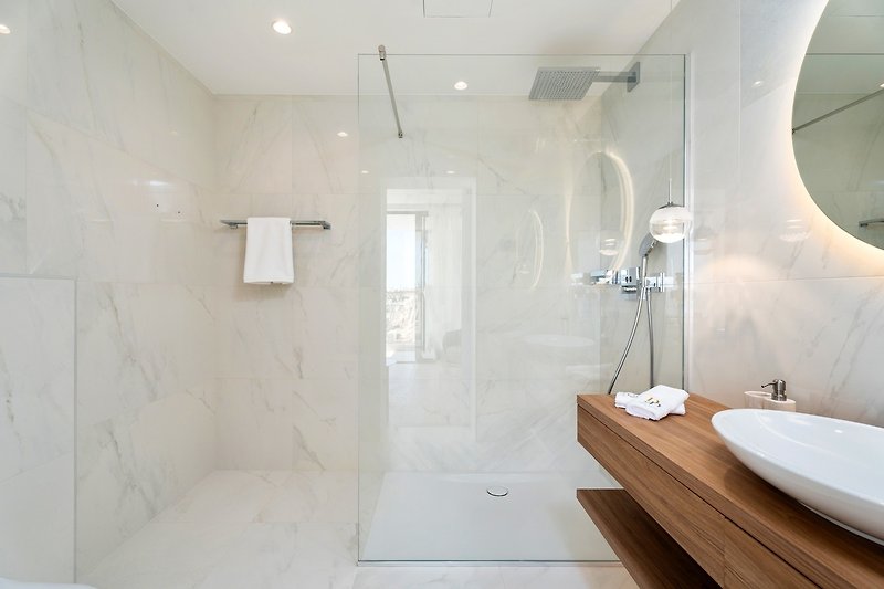 En-suite Badezimmer mit Dusche 140x90 (Schlafzimmer Nr. 2)