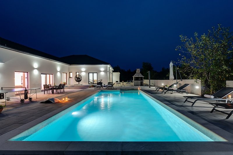 Die neu gebaute und voll klimatisierte Villa Lukas bietet Platz für 8+2 Personen
